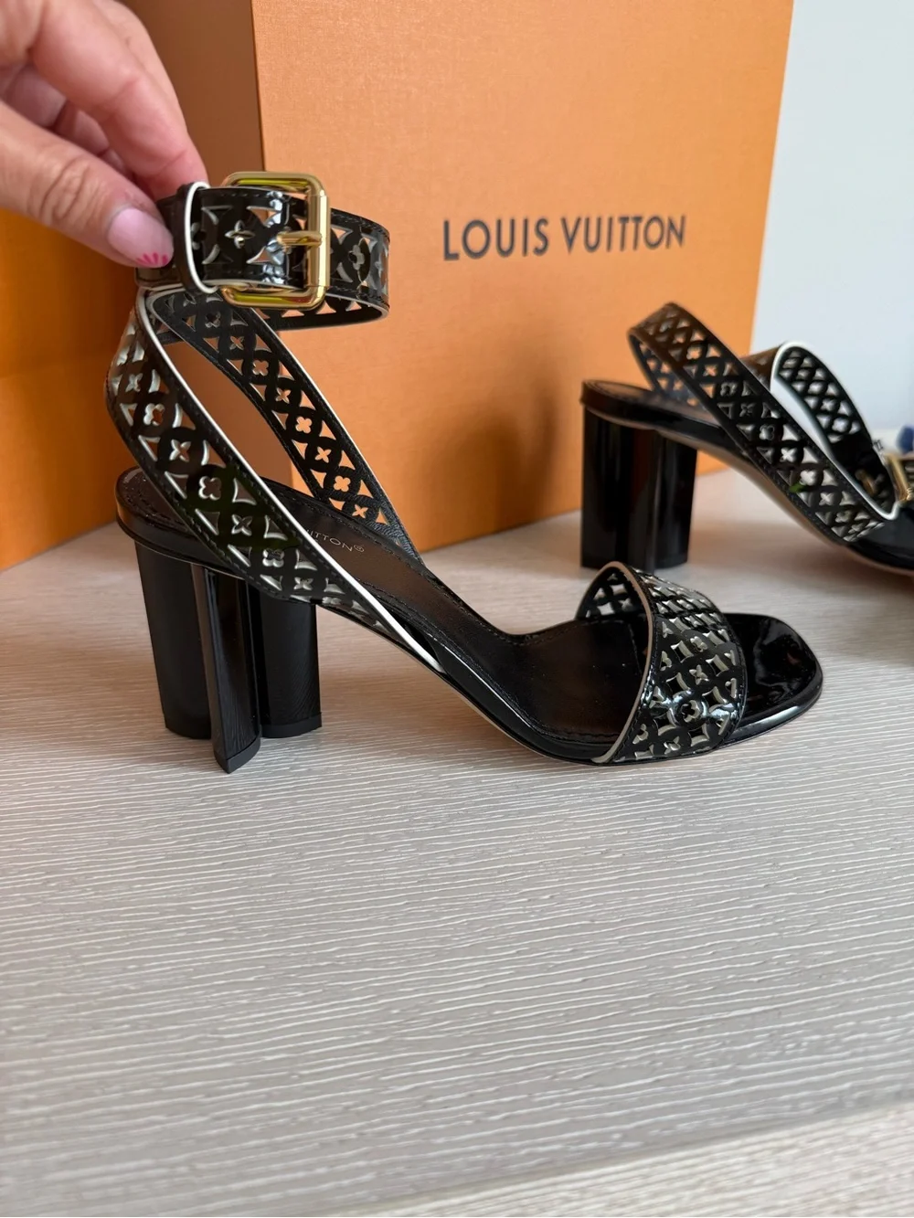 NEW! Louis Vuitton Silhouette Black Patent Leather Sandals - Cute LV heel!